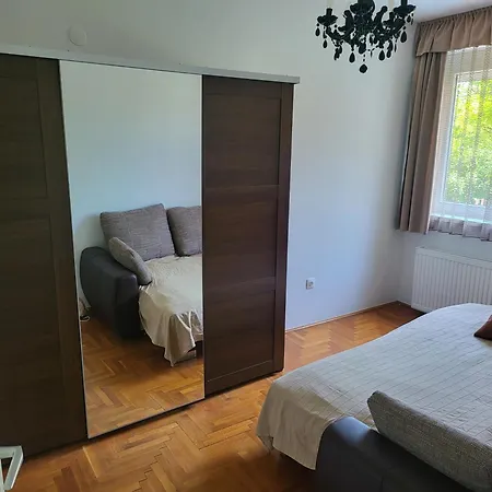 Apartament Kali Medence Kapuja 1