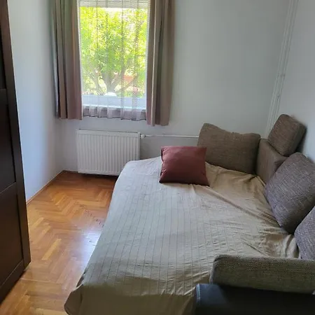 Apartament Kali Medence Kapuja 1 *