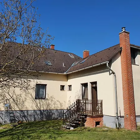 Apartament Kali Medence Kapuja 1