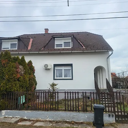 Appartement Kali Medence Kapuja 1 Zánka