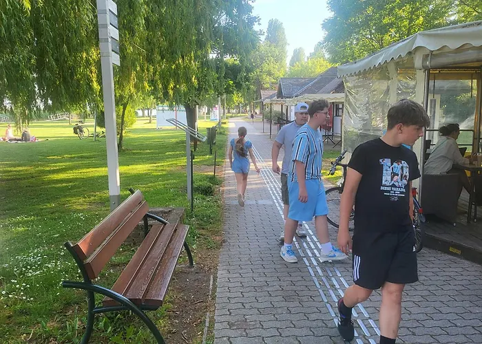 Kali Medence Kapuja 1 *